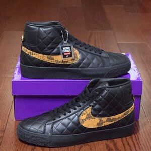 Size 10.5 - Supreme x Nike SB Zoom Blazer Mid Black Snakeskin Brand New !